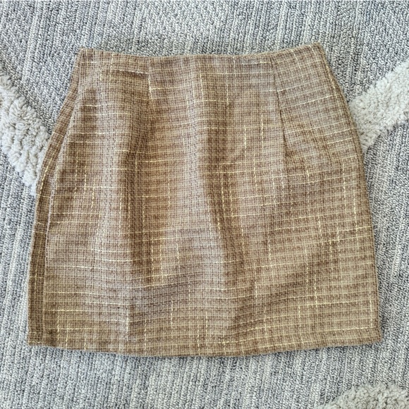 Women’s two piece tweed cropped blazer and skirt set - Picture 4 of 5